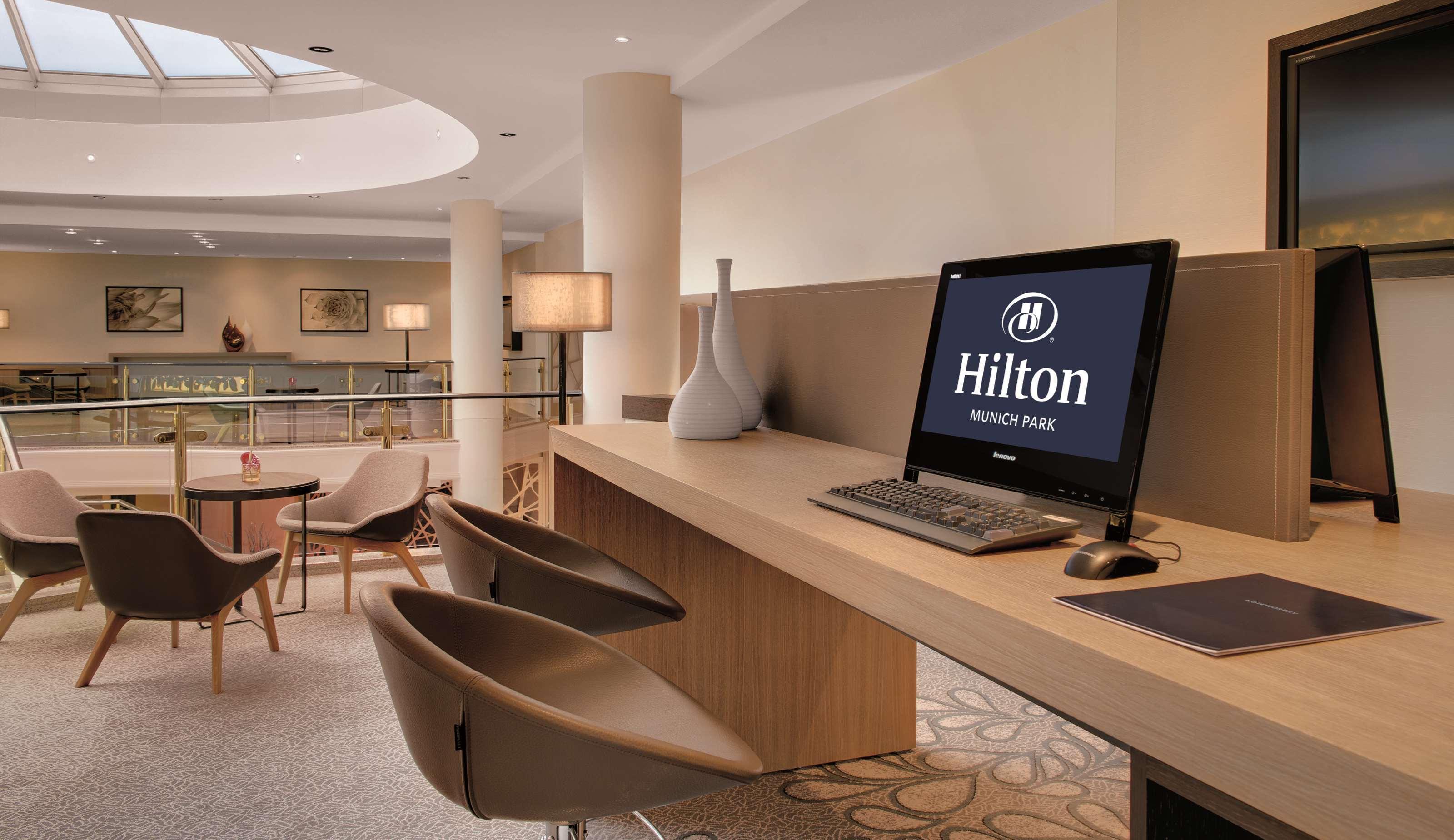 Отель Hilton Munich Park Экстерьер фото