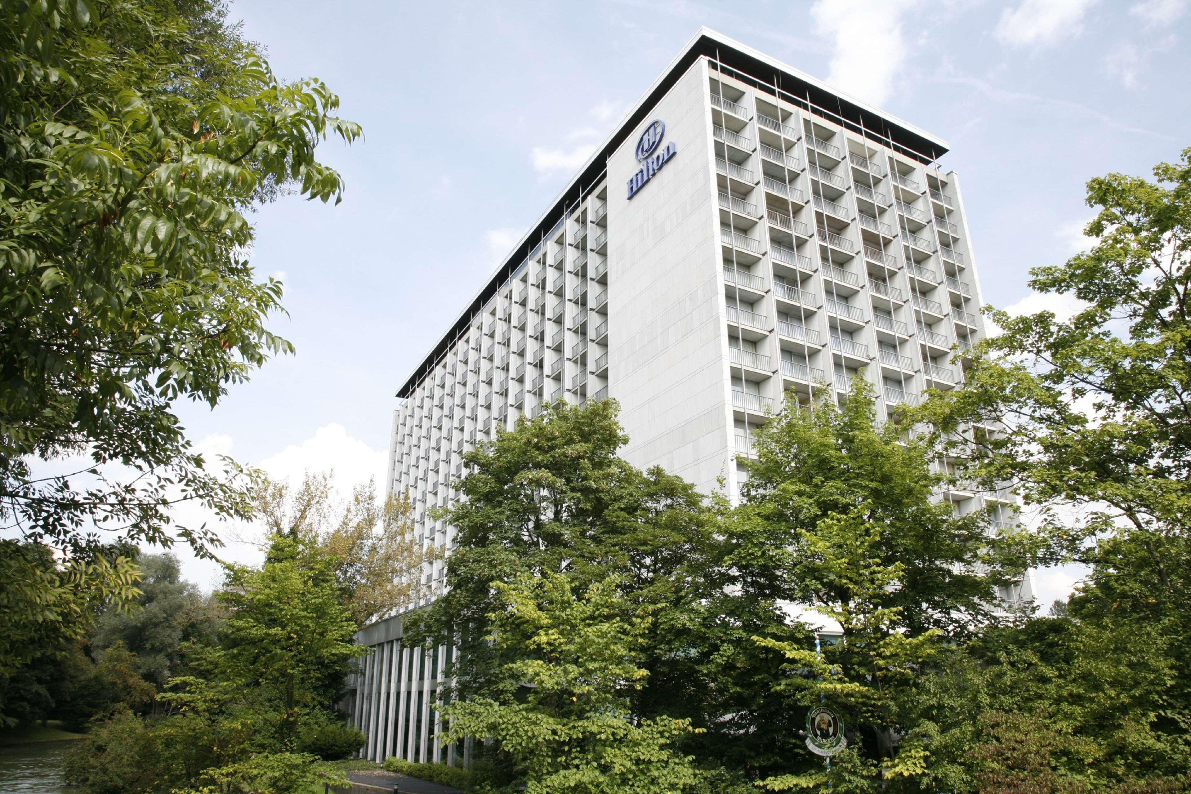 Отель Hilton Munich Park Экстерьер фото